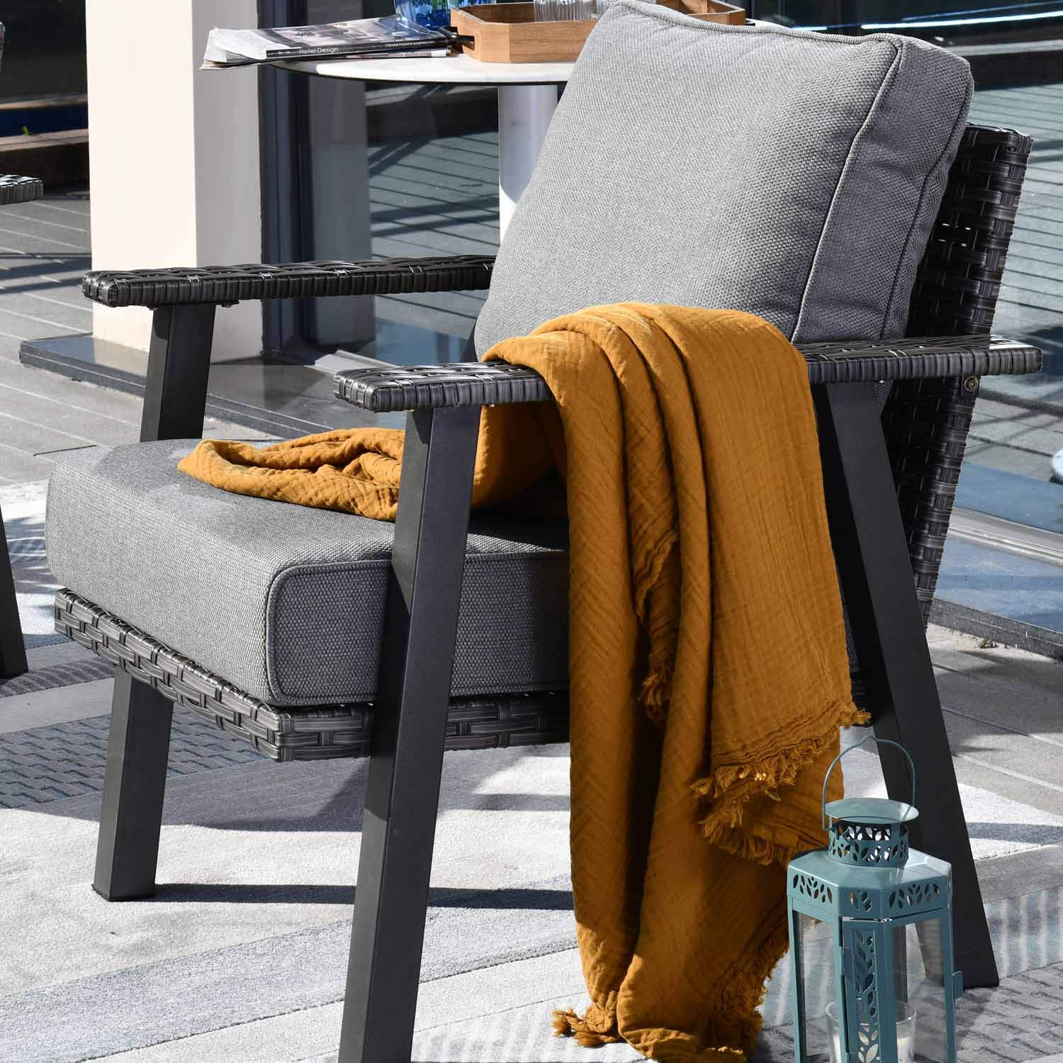 Outdoor chairs and cushions hot sale